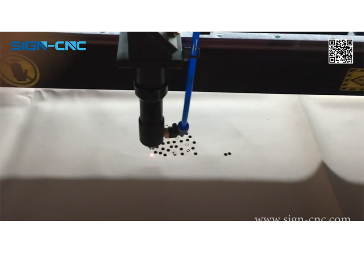 SIGN-CNC laser machine cut leather and fabric, cnc laser cutting machine